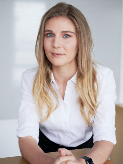 Vivien Schiller