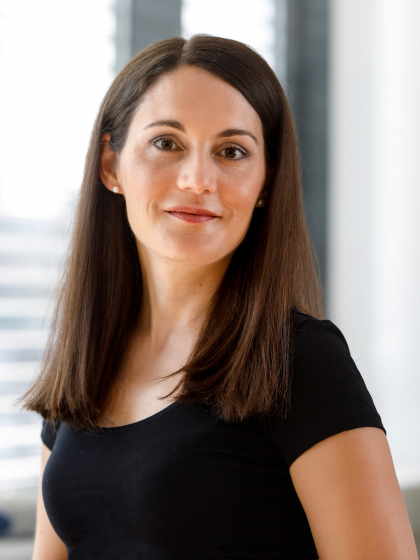 portrat_verena_fink_schwarz